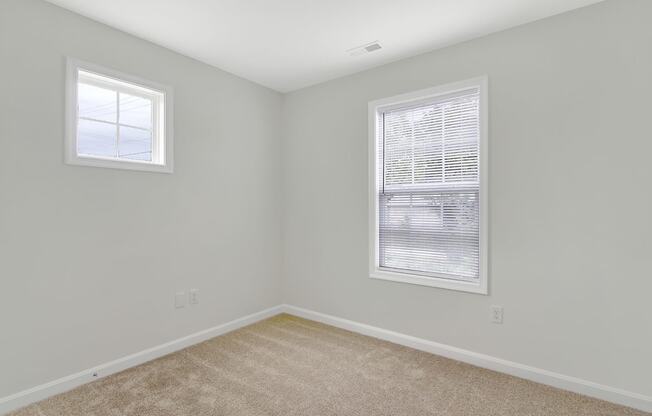 Bedroom with two windows at Hudson Ridge, Red Lion, Pennsylvania