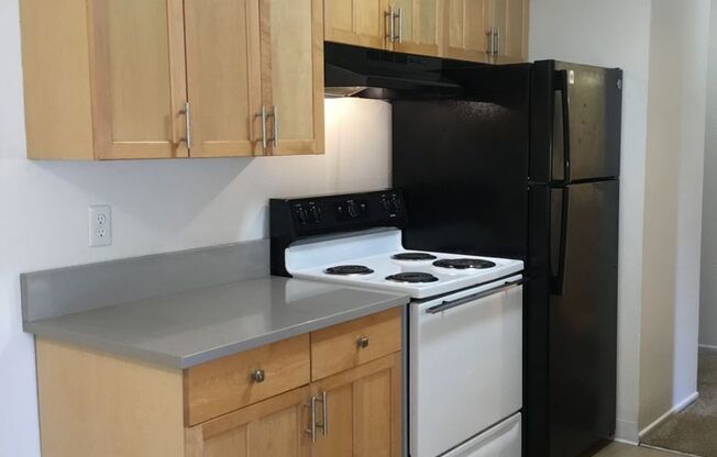 2 beds, 2 baths, 847 sqft, $1,550, Unit 15
