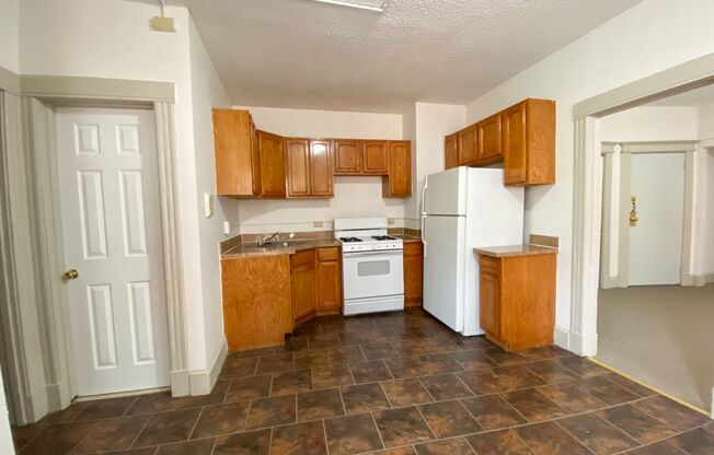 2 beds, 1 bath, 791 sqft, $1,480, Unit 1E