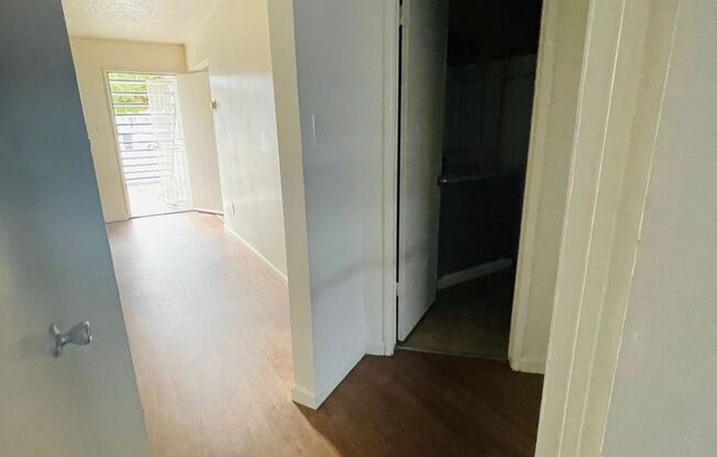 2 beds, 1 bath, $1,500, Unit #B