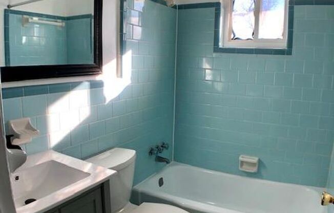 2 beds, 1 bath, 900 sqft, $1,895, Unit 436-20