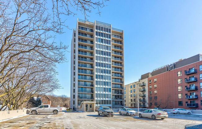 2 beds, 1.5 baths, 1,095 sqft, $1,560, Unit 1004
