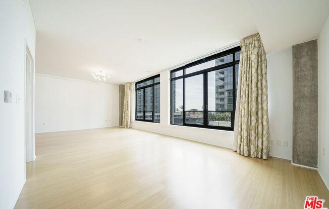 1 bed, 1 bath, 800 sqft, $2,550, Unit 819