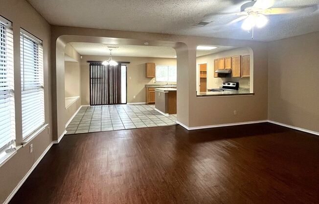 15838 Colton Wl