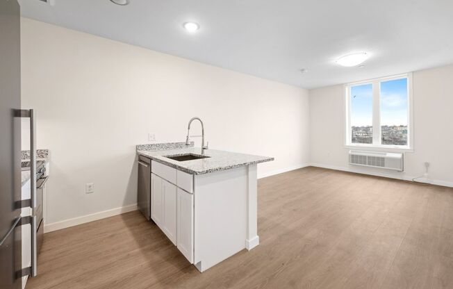 1 bed, 1 bath, 655 sqft, $2,595, Unit 5E