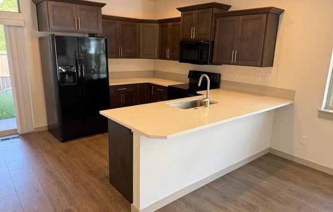 3 beds, 2 baths, 1,281 sqft, $2,495, Unit 75 NE Cessna Dr #1