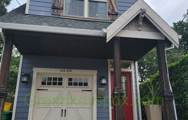 Beautiful 2-Story 3-Bedroom 2.5-Bathroom House in North Portland