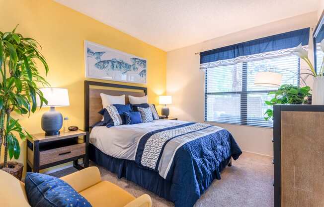 the preserve at ballantyne commons apartments bedroom with bed