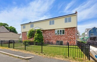 3 beds, 2.5 baths, 2,490 sqft, $3,700, Unit 20