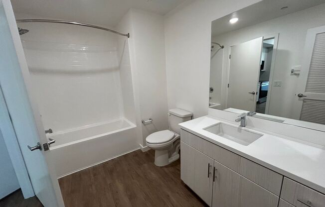 Studio, 1 bath, 354 sqft, $1,925, Unit 2112-102