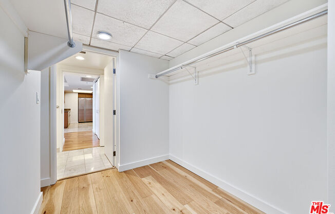 1 bed, 1 bath, 854 sqft, $4,400, Unit 1527