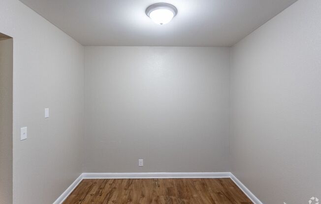 1 bed, 1 bath, 620 sqft, $1,049