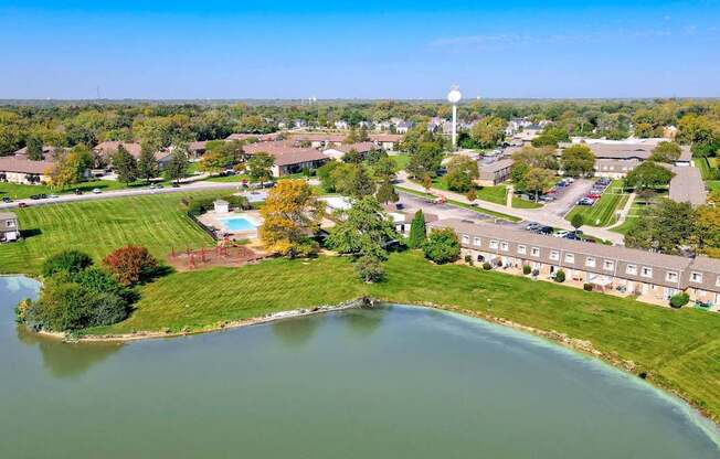 Acclaim at Hinsdale Lake