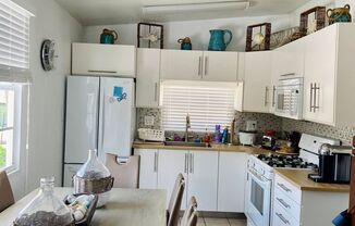 3 beds, 1 bath, $2,700