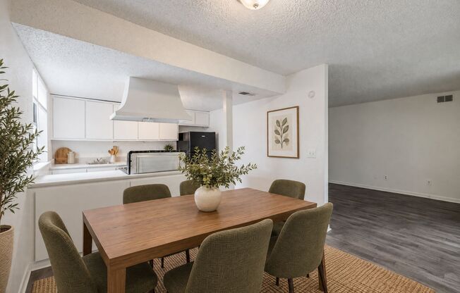 2 beds, 2 baths, 1,016 sqft, $1,195, Unit 2-13B