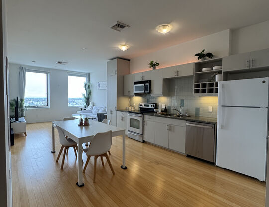 2 beds, 2 baths, $3,300, Unit 1008