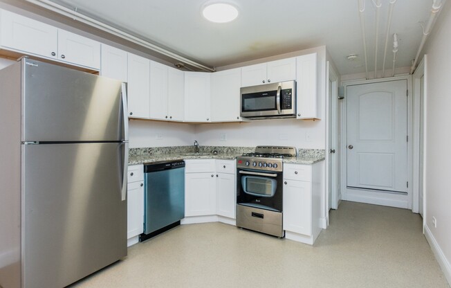 906 Loomis