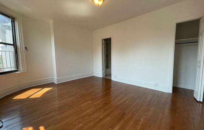 1 bed, 1 bath, 400 sqft, $1,169, Unit 368 S. Atlantic Ave. #07