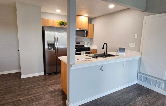 1 bed, 1 bath, 635 sqft, $2,140, Unit J206