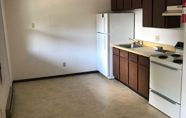 1 bed, 1 bath, 742 sqft, $715, Unit Apt 9