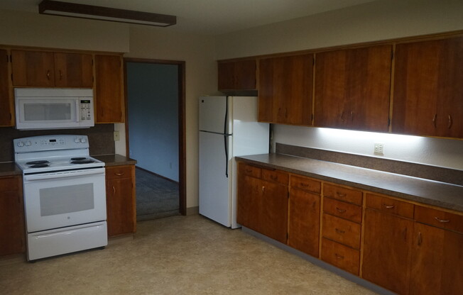 3 beds, 2 baths, $2,195