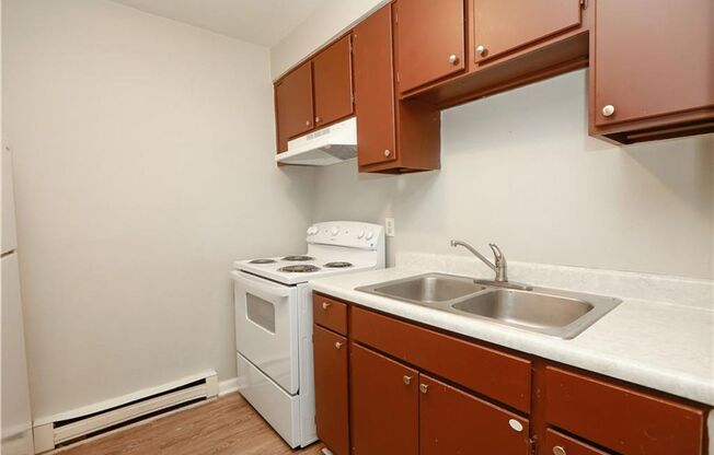 1 bed, 1 bath, 698 sqft, $1,150, Unit D4