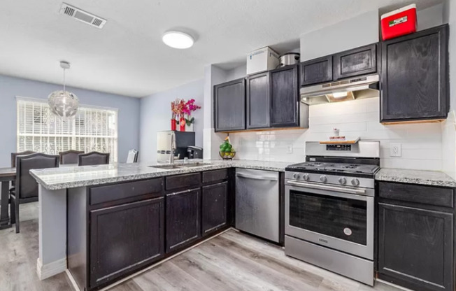 10207 REVELSTOKE