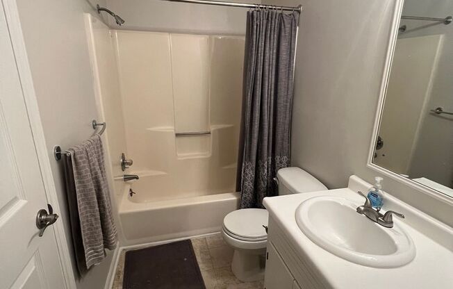 1 bed, 1 bath, $1,400, Unit # 19