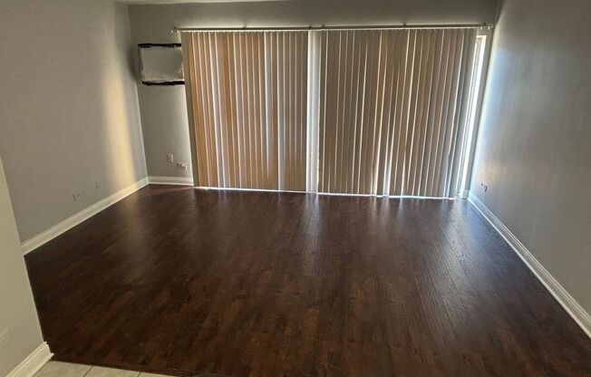 Oak Lawn-Komensky TIC LLC