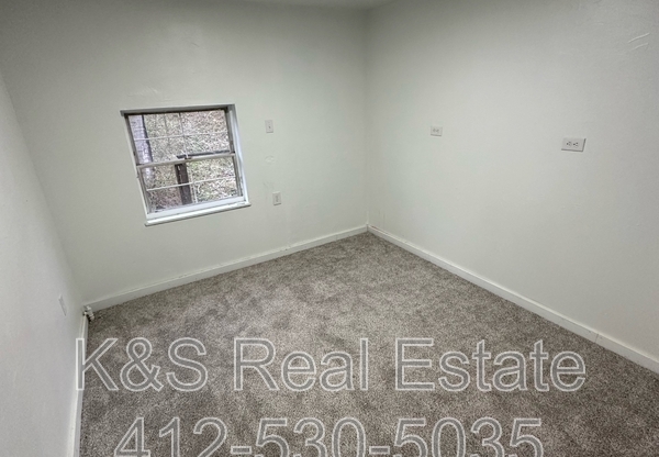 668 MIDDLE AVE