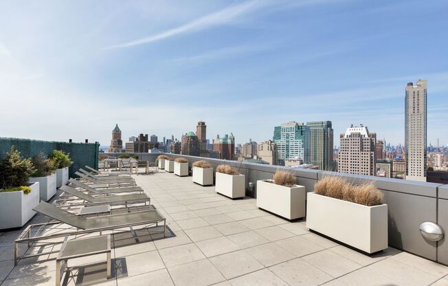 1 bed, 1 bath, 510 sqft, $3,850, Unit 17F