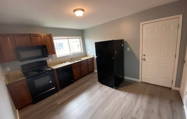 2 beds, 1 bath, 900 sqft, $875, Unit 807 A