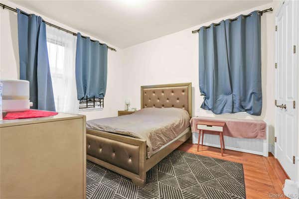 115 25 METROPOLITAN AVE