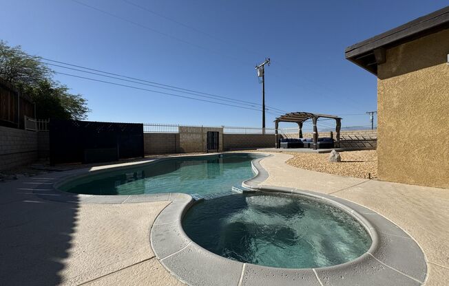 AVAILABLE NOW!!! MOVE IN SPECIAL!! FURNITURE OPTIONAL  3 Bedroom 2 Bath Pool Home in Desert Hot Springs!