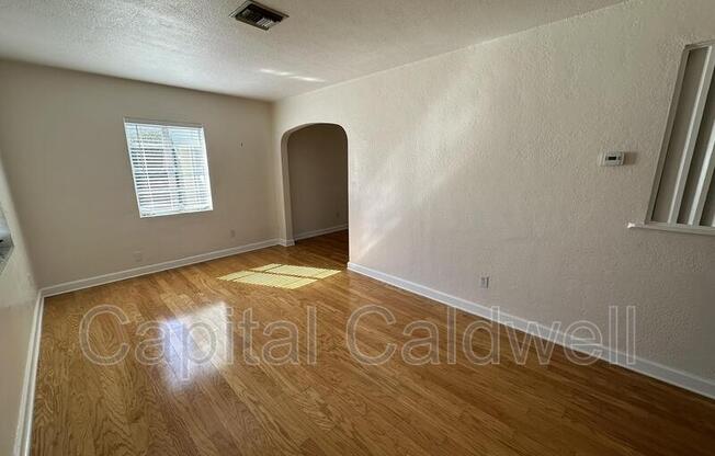 18 N METEOR AVE