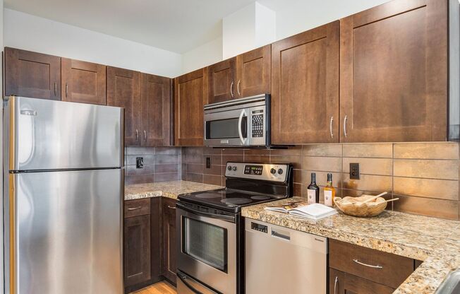 1 bed, 1 bath, $1,950, Unit #423