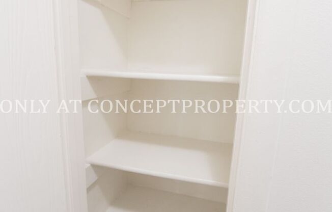 2 beds, 1 bath, 935 sqft, $1,299, Unit 30