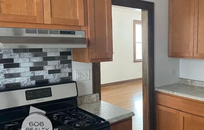 Beautiful Berwyn Apartments on Maple!