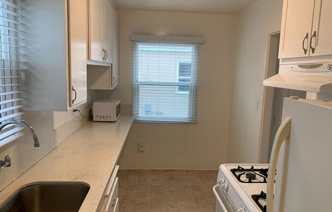 1 bed, 1 bath, 550 sqft, $2,350