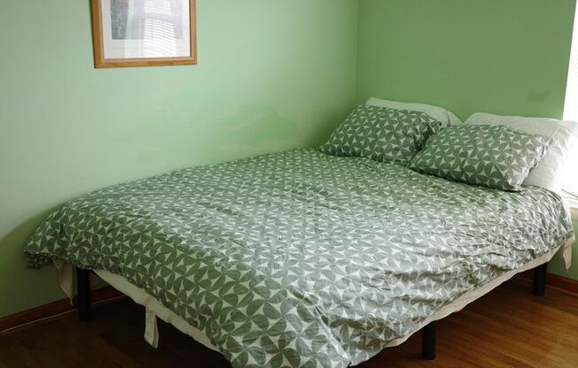Charming 3BR House/Apartment in Middle River