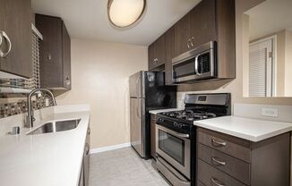 1 bed, 1 bath, 650 sqft, $2,050, Unit 03