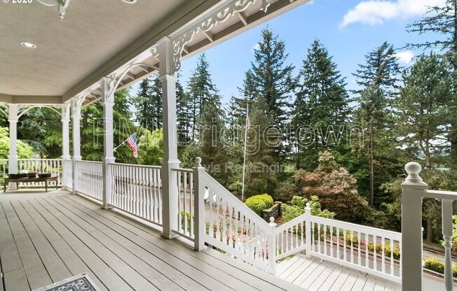 12805 SE Spring Mountain Dr