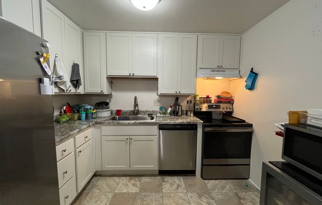 2 beds, 1.5 baths, $1,350, Unit 112