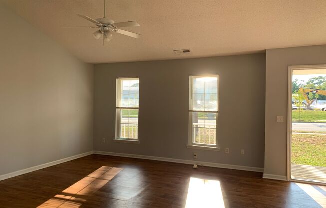 Cute 3 Bedroom 2 Bath House on Wallington Available Now