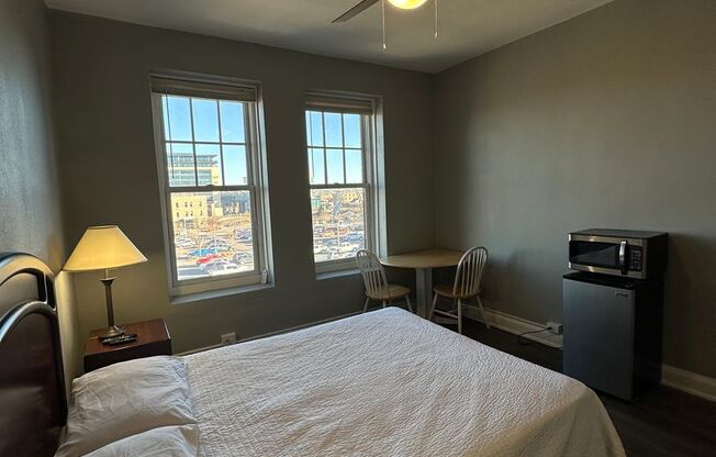 Studio, 1 bath, 225 sqft, $680, Unit 44