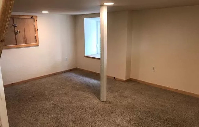 2 beds, 1 bath, $1,950