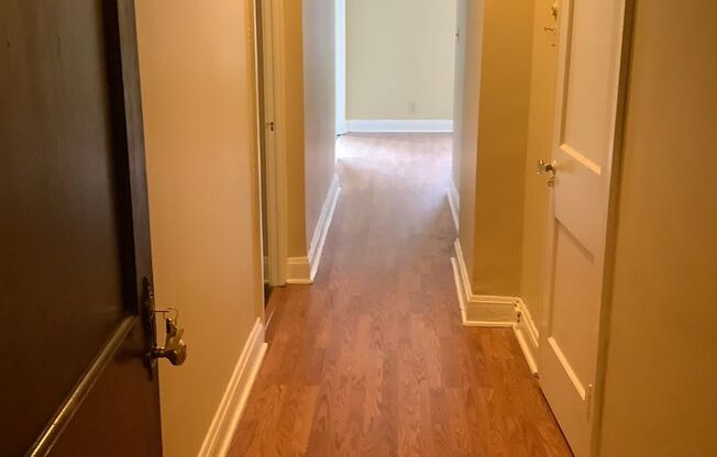 Studio, 1 bath, 450 sqft, $945, Unit 108