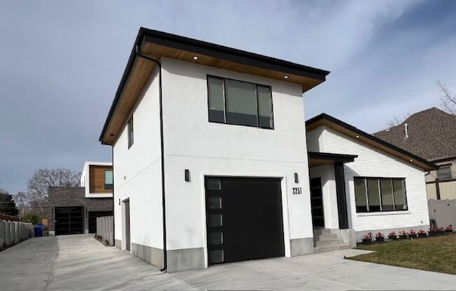 ABSOLUTELY UNBELIEVABLE NEW HIGH END CUSTOM HOME!
