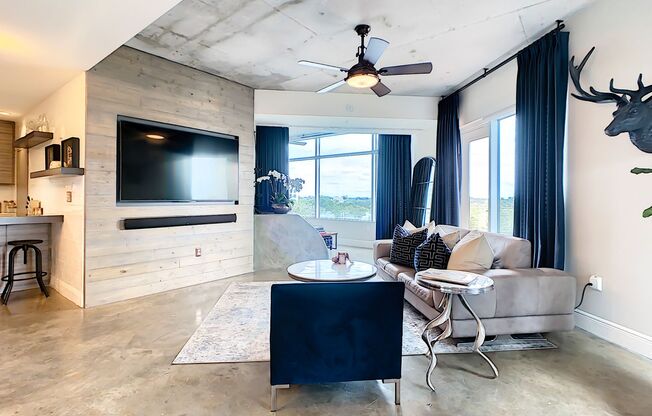 Fully Furnished 2bed/2bath/2parking Executive Accommodations. Housekeeping and Utilities Included.