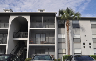 SANFORD: 2 Bed/2 Bath, 2nd floor condo at Pine Ridge Club AVAILABLE NOW!